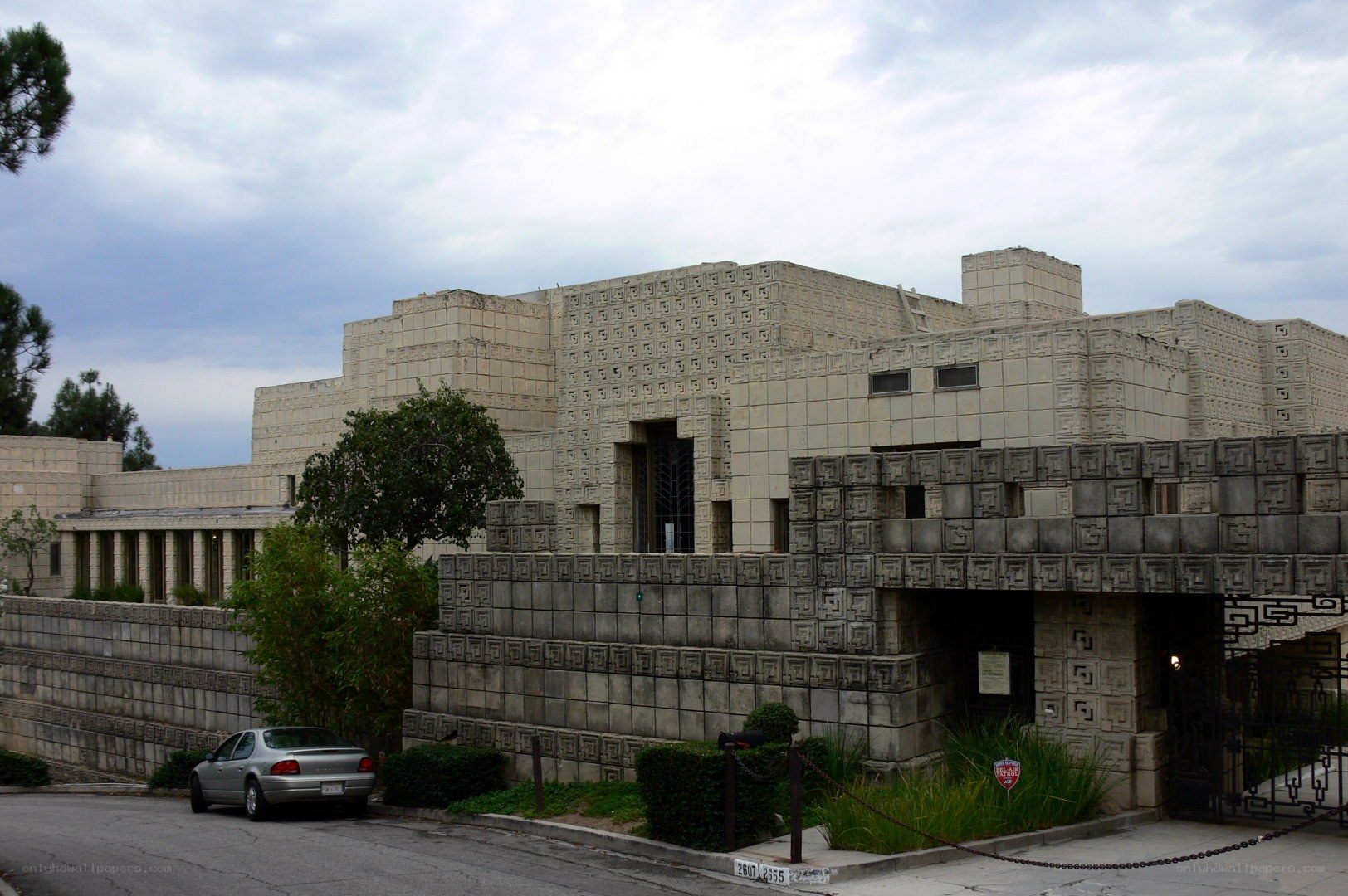 Frank Lloyd Wright's Hollyhock House