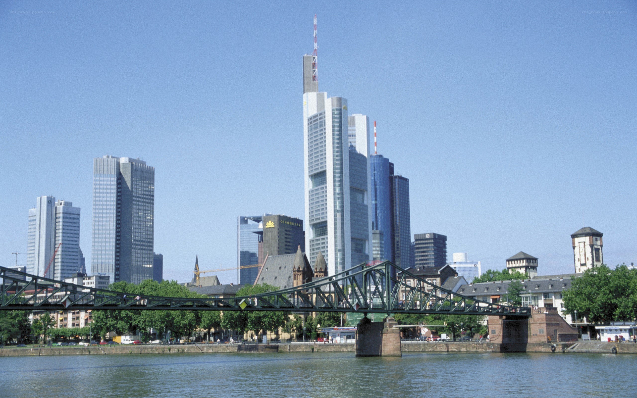 Frankfurt skyline with bridge