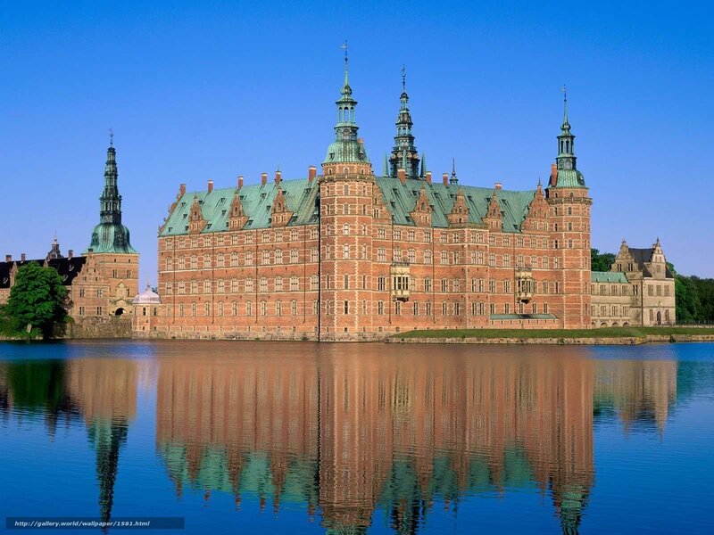 Frederiksborg Castle reflection