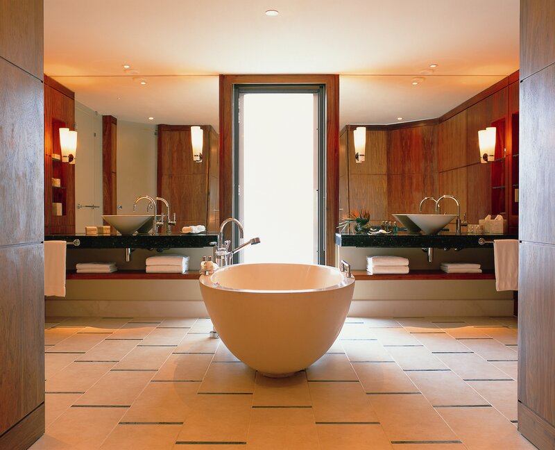 Freestanding Bathtub — Beige