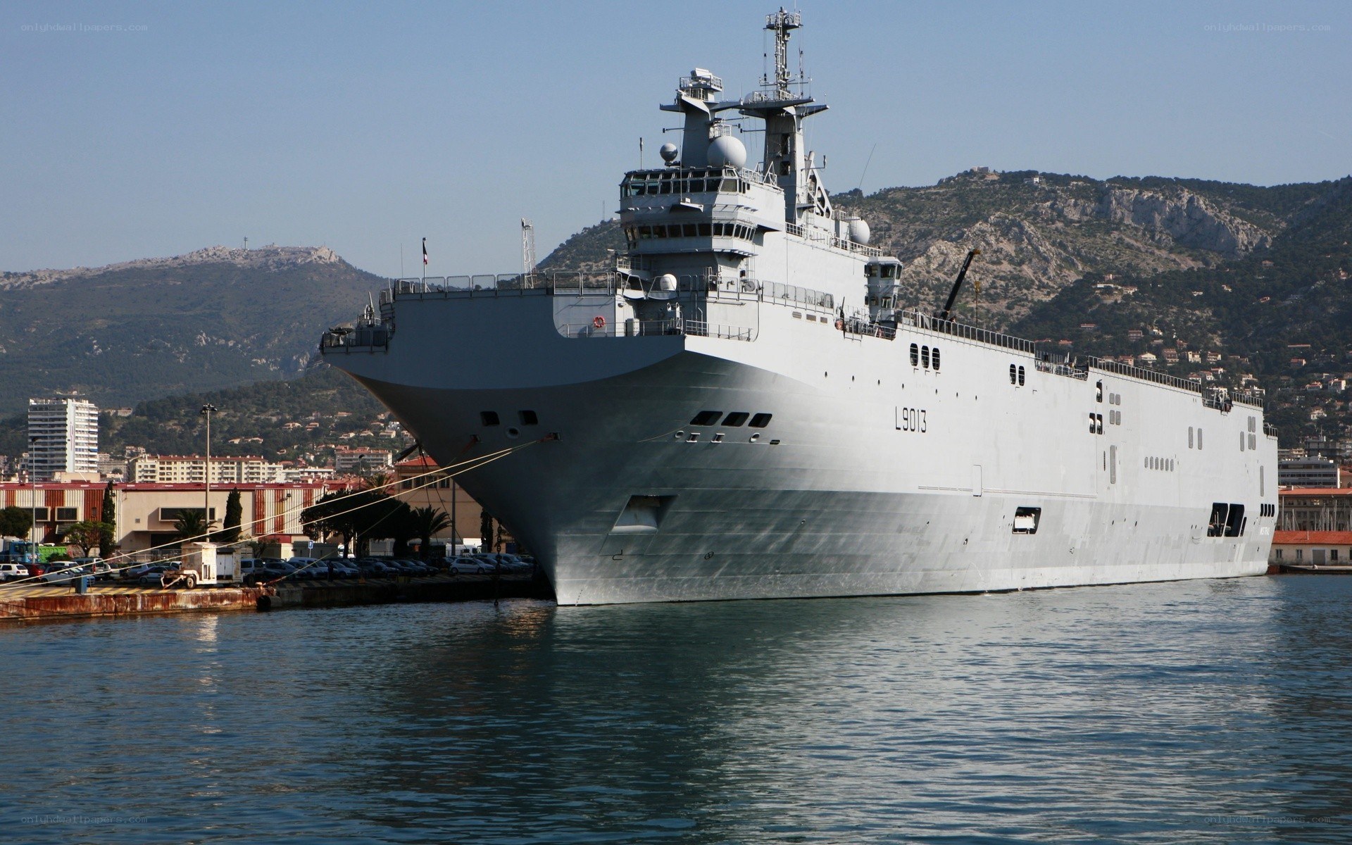 French Navy amphibious ship