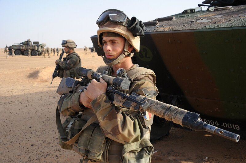 French soldiers in desert operation