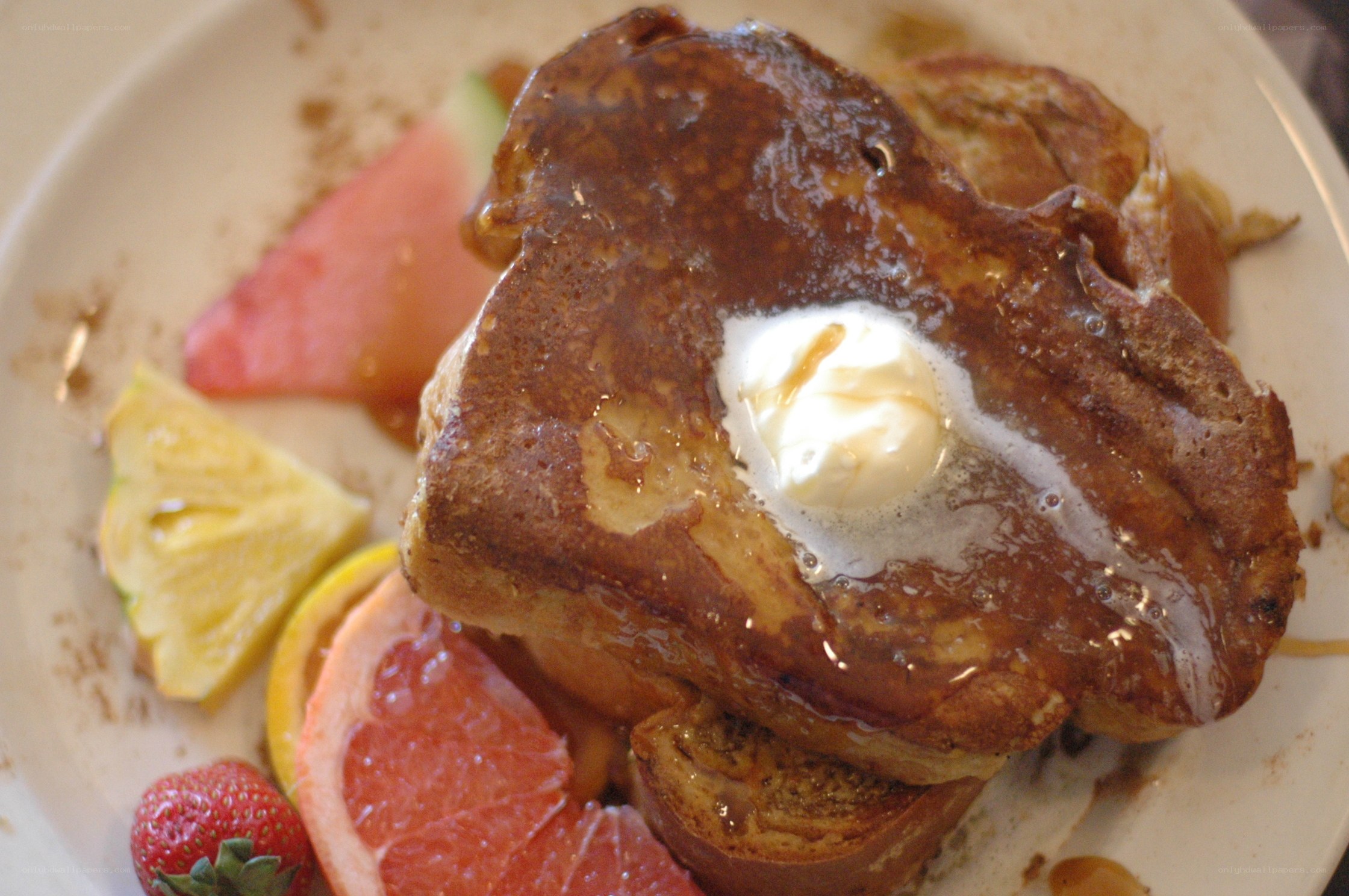 French toast with fruit