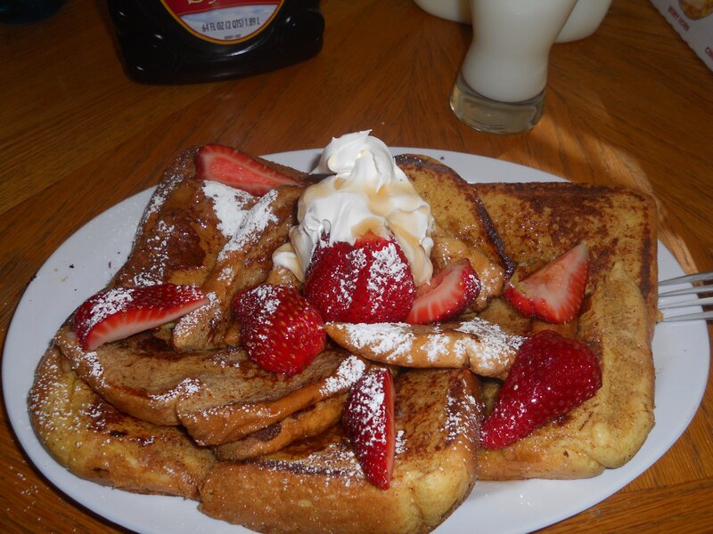 French toast with strawberries