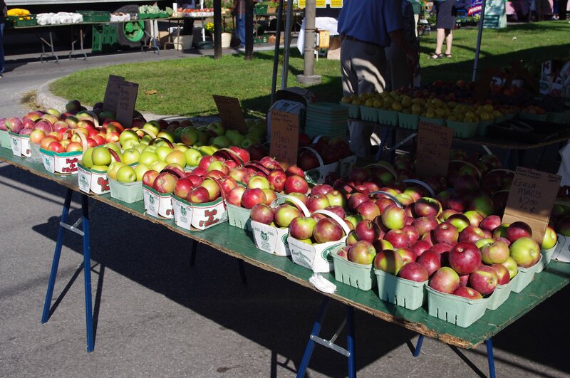Fresh apples at a farmers market