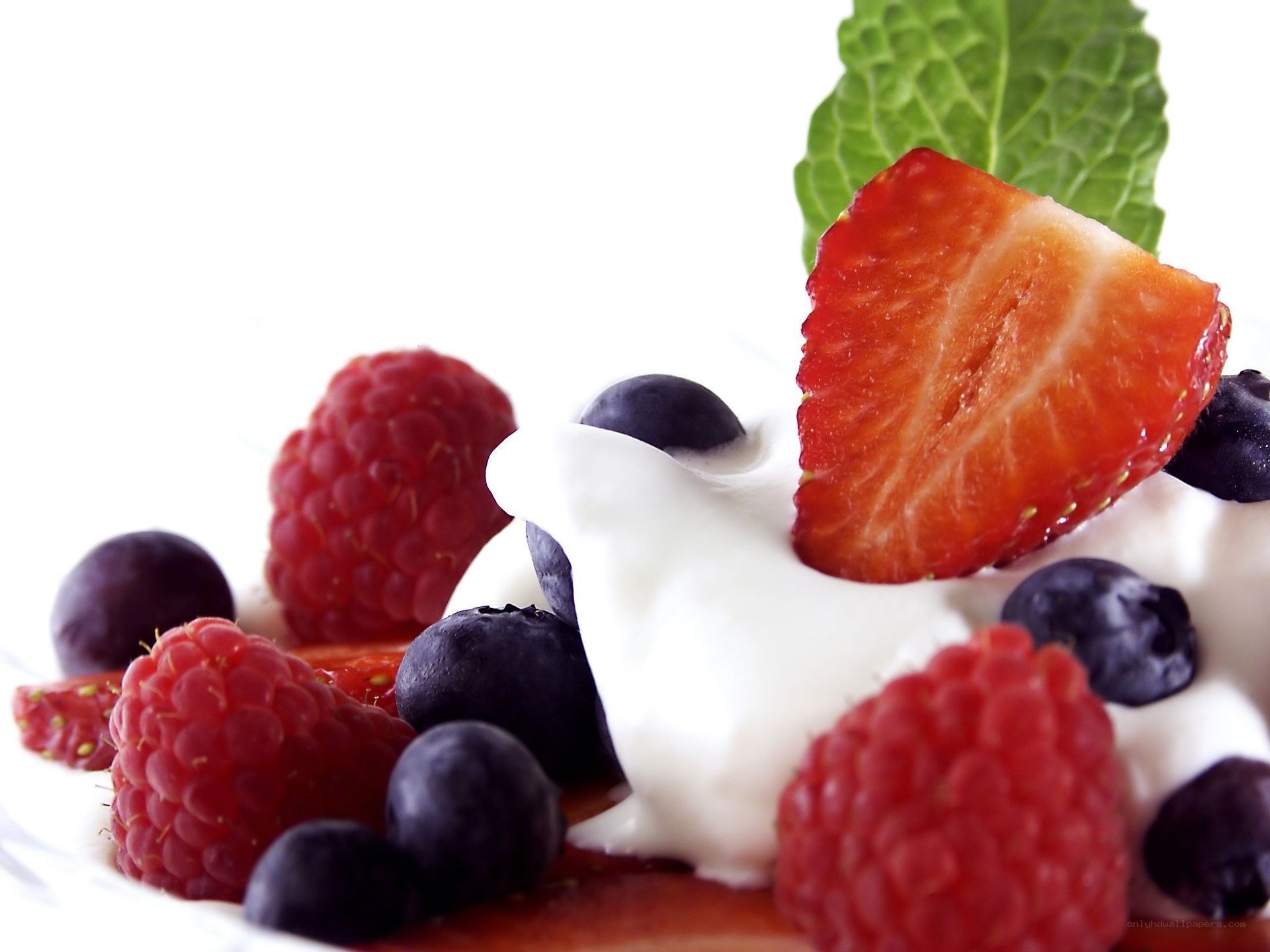 Fresh berries with yogurt