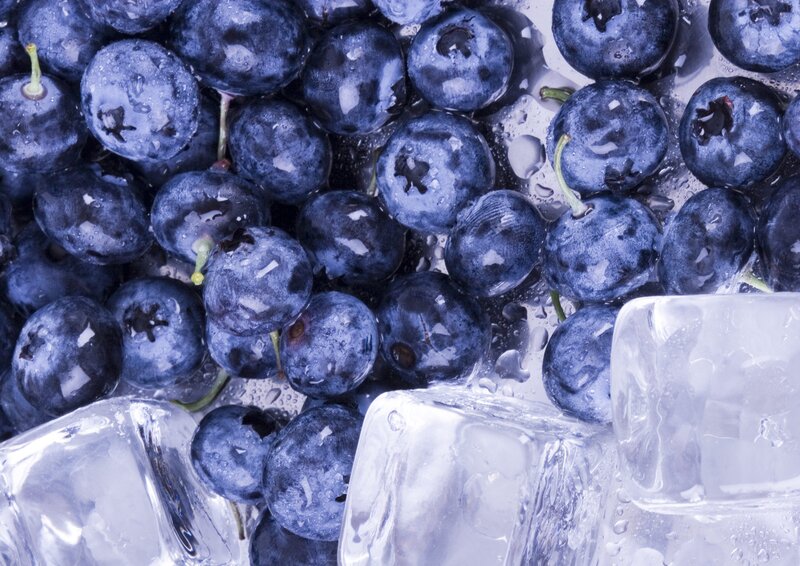 fresh blueberries with ice cubes