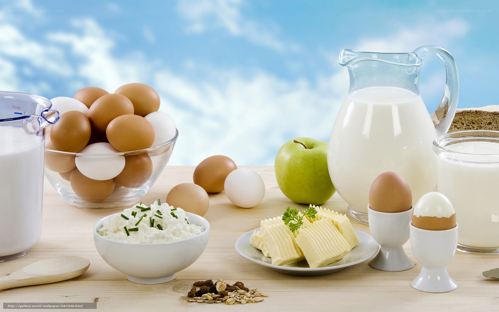Fresh dairy and breakfast items