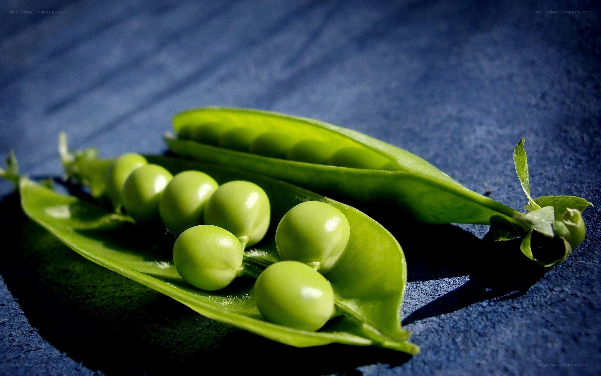 Fresh green peas in a pod