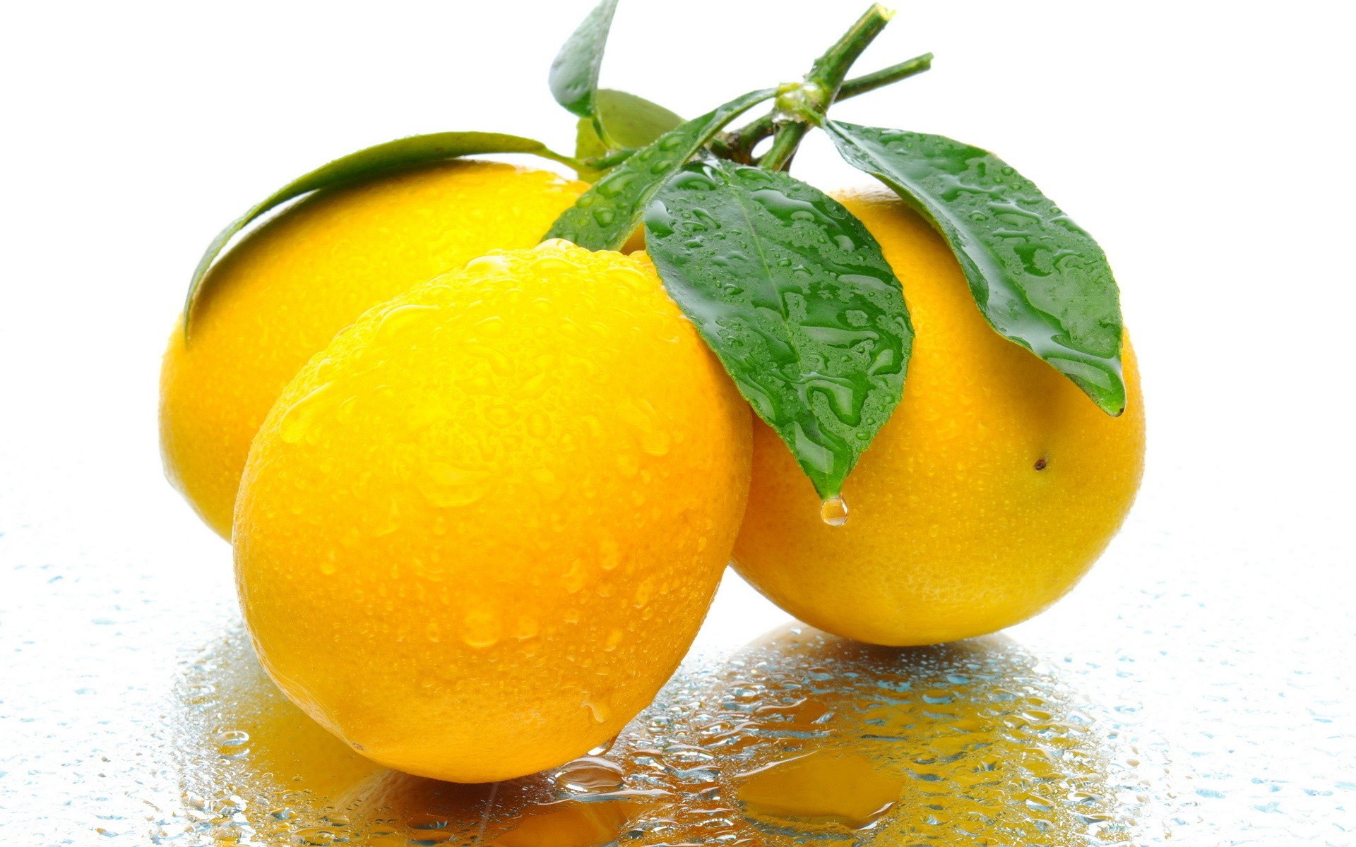 fresh lemons with leaves
