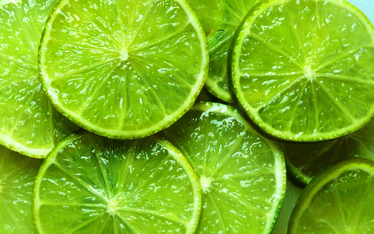 Fresh lime slices close-up