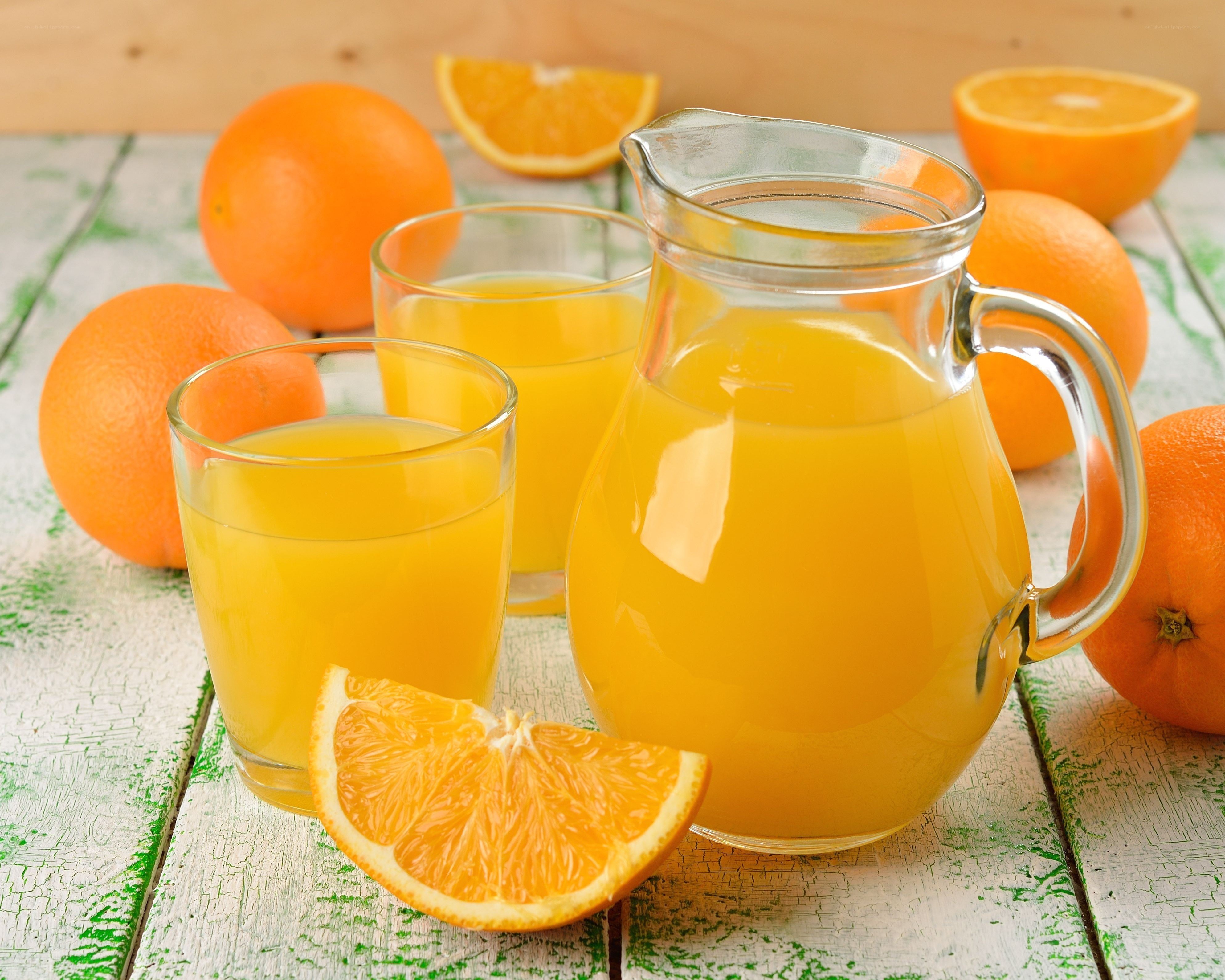 Fresh orange juice with oranges
