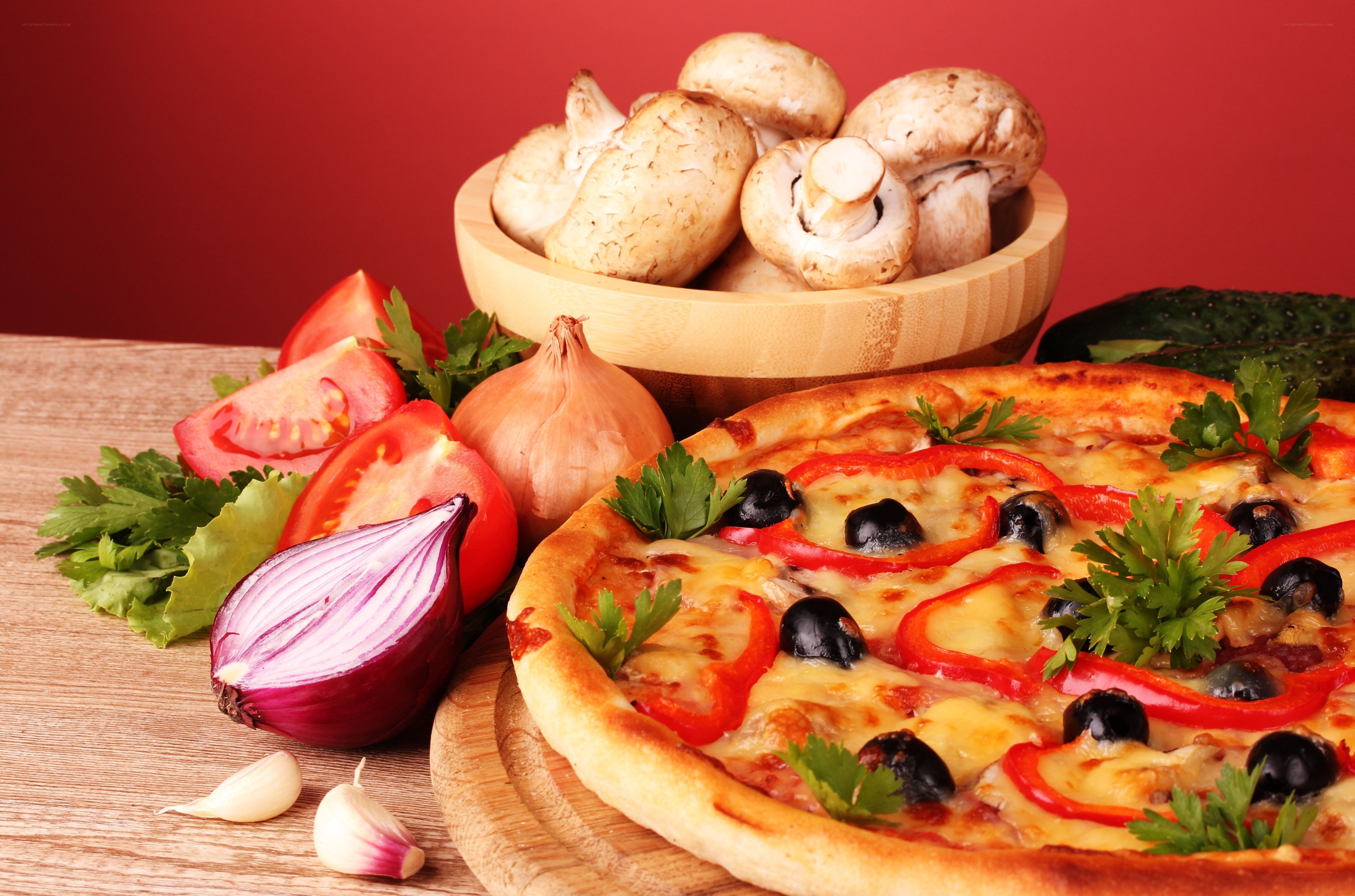 Fresh pizza with vegetables