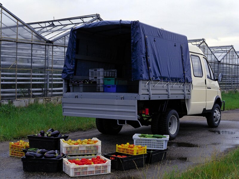 Fresh produce delivery from greenhouse