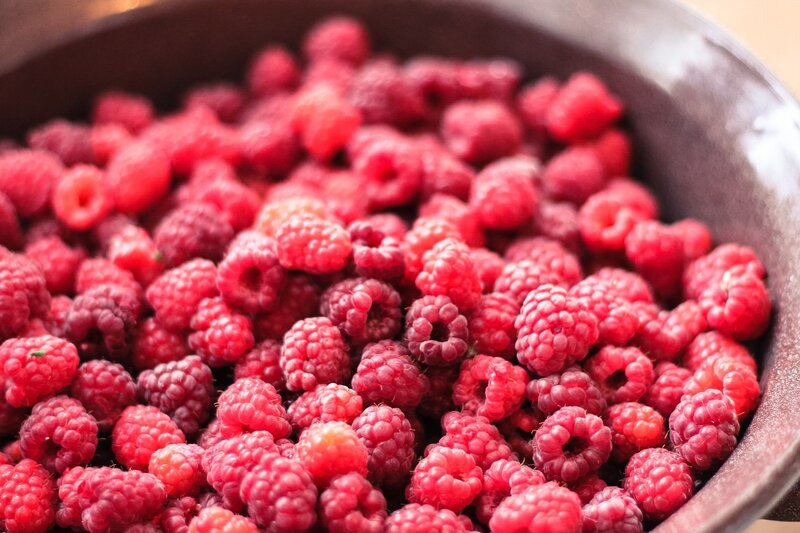 Fresh raspberries in a bowl
