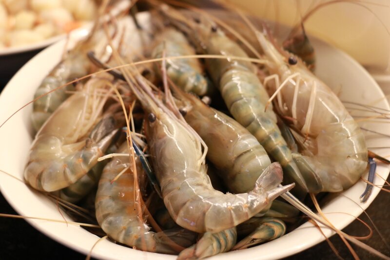 Fresh raw shrimp in a bowl