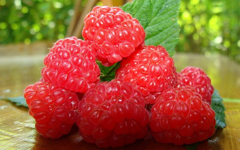 Fresh Red Raspberries — Natural, Afternoon