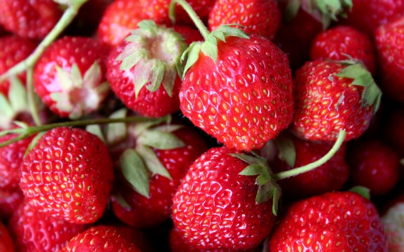 Fresh Red Strawberries — Natural, Photograph, Green Stems, Leaves