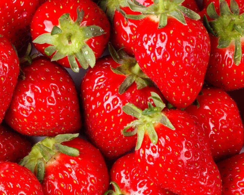 Fresh Red Strawberries — Natural