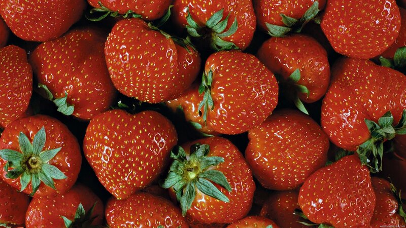 Fresh Red Strawberries — Seeds