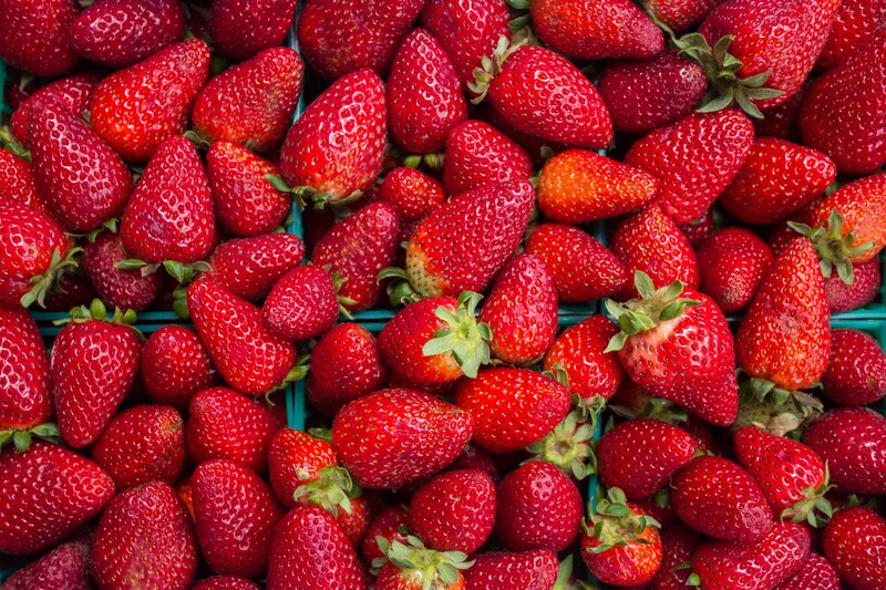 Fresh Red Strawberries — Vibrant, Photograph, Green Stems