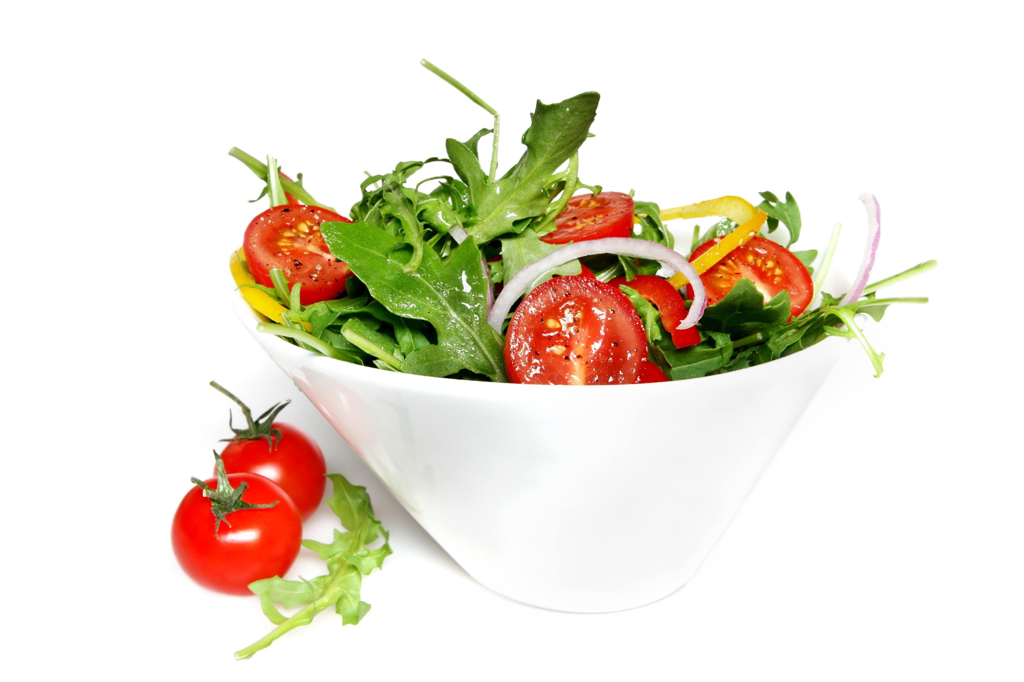 Fresh salad with tomatoes and arugula