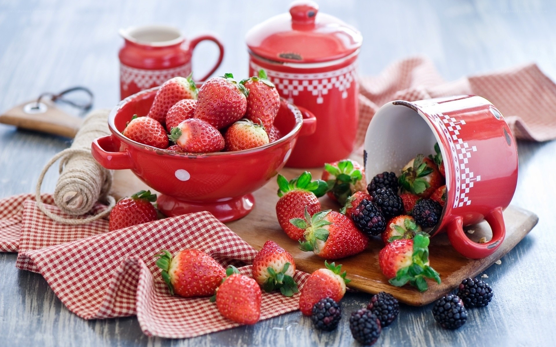 Fresh strawberries and blackberries