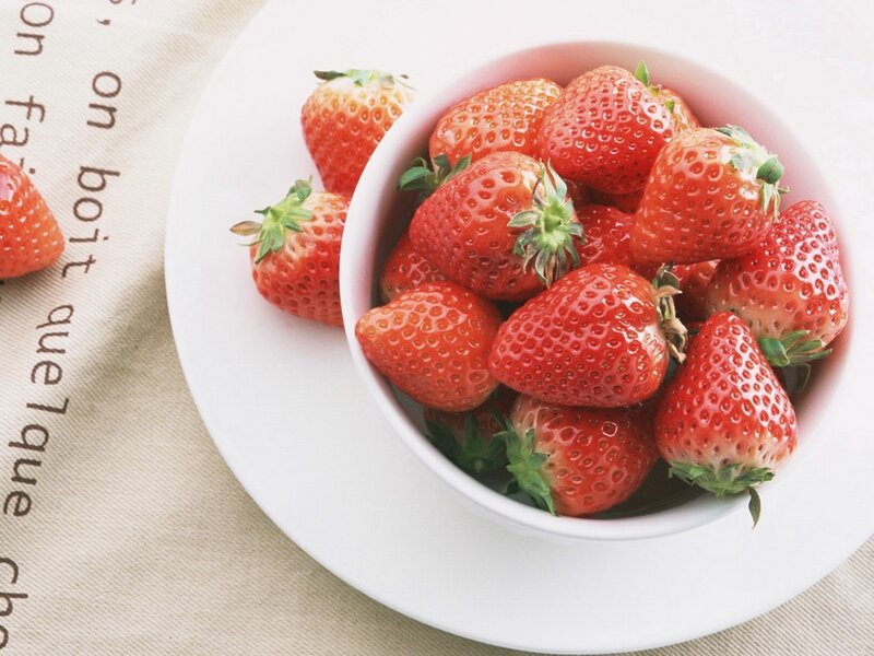 Fresh strawberries in a bowl
