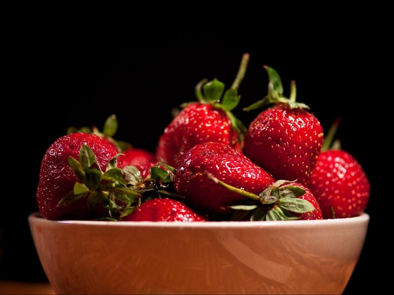 Fresh strawberries in a bowl