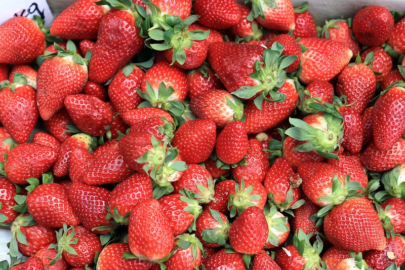 Fresh strawberries in a pile