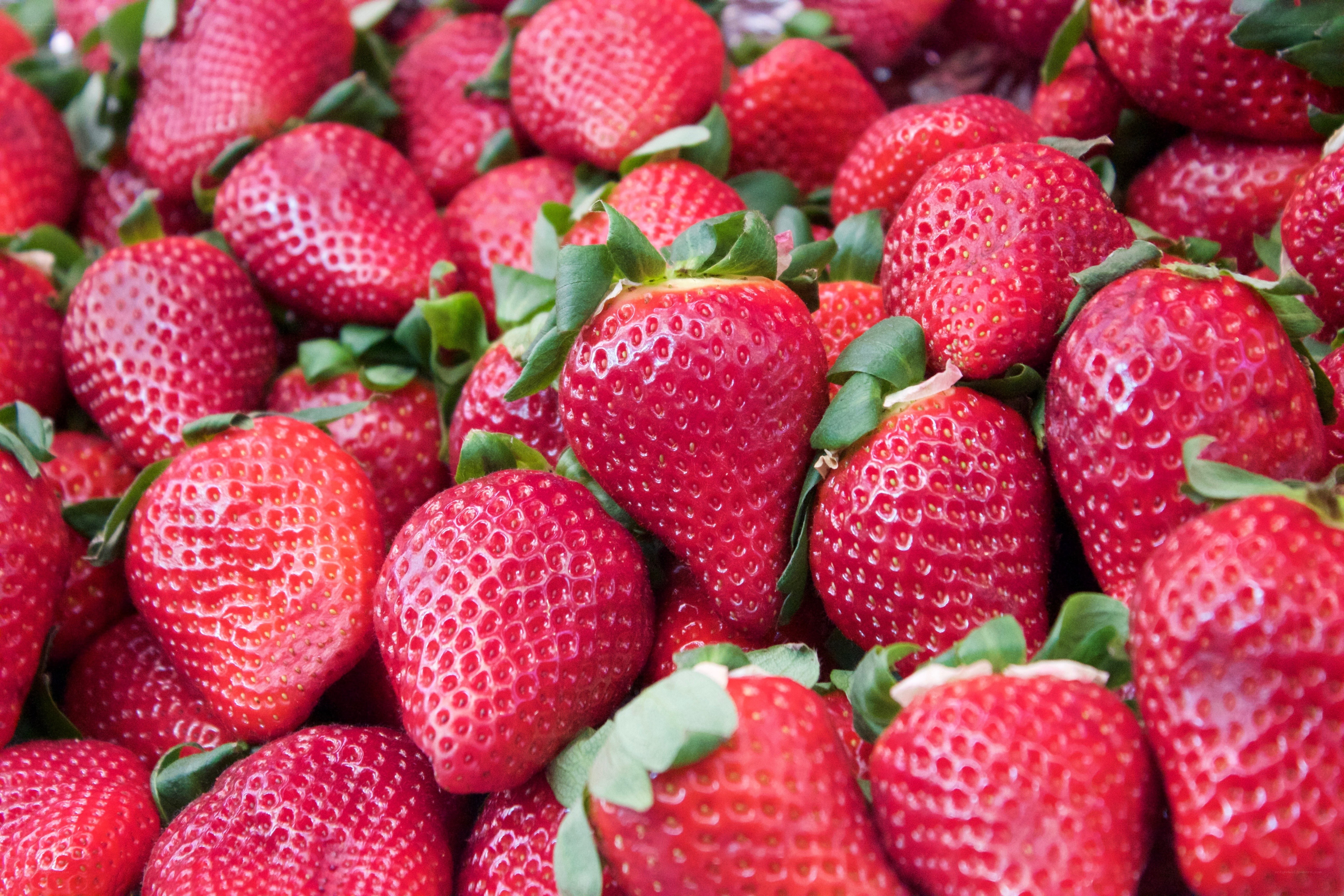 Fresh strawberries in a pile