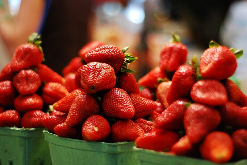 Fresh Strawberries in Baskets — Red