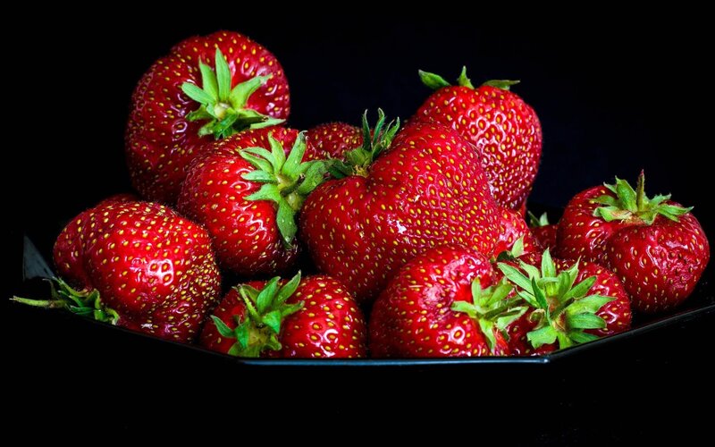 Fresh Strawberries in Bowl — Red, Dramatic