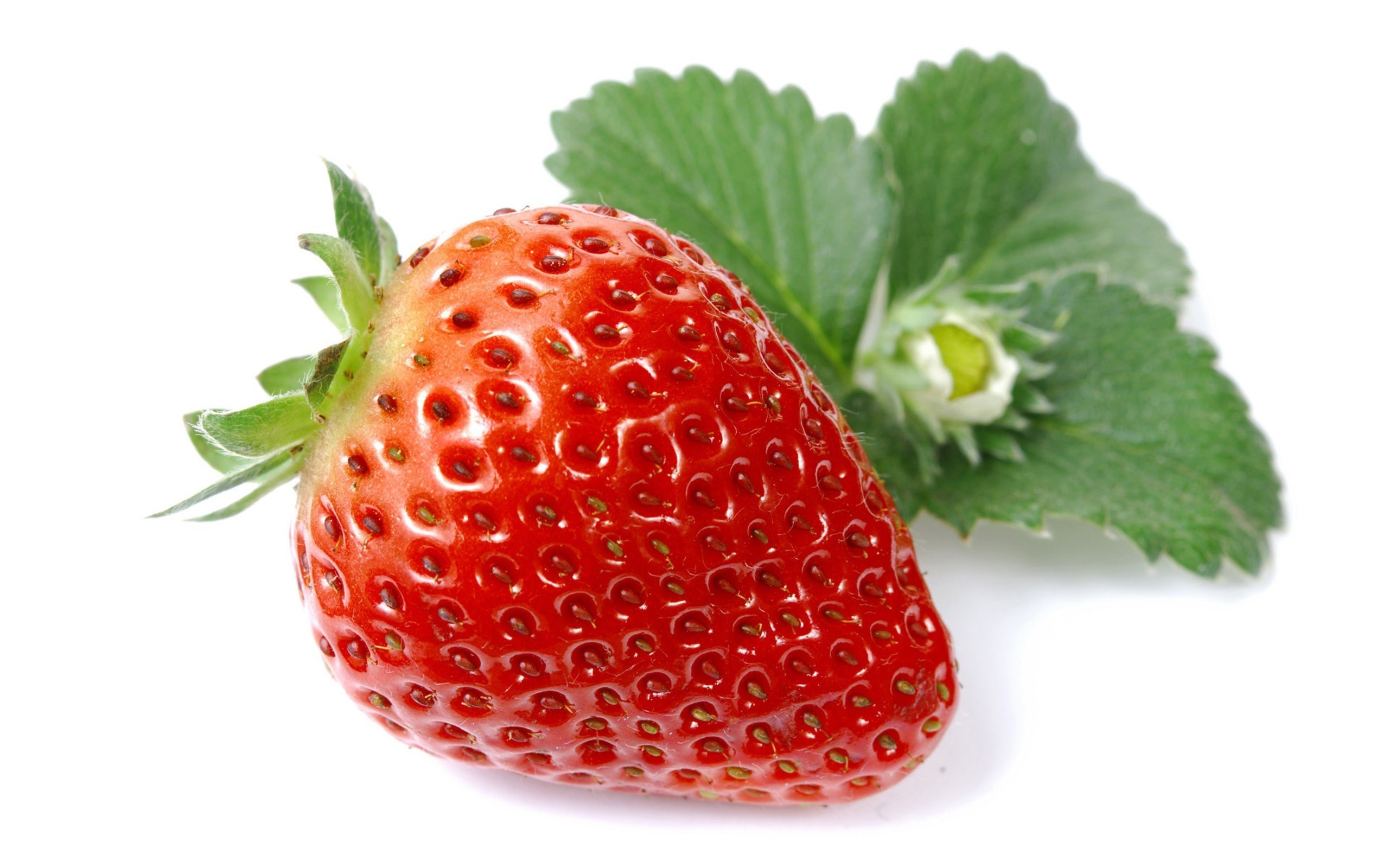 Fresh strawberry with leaves