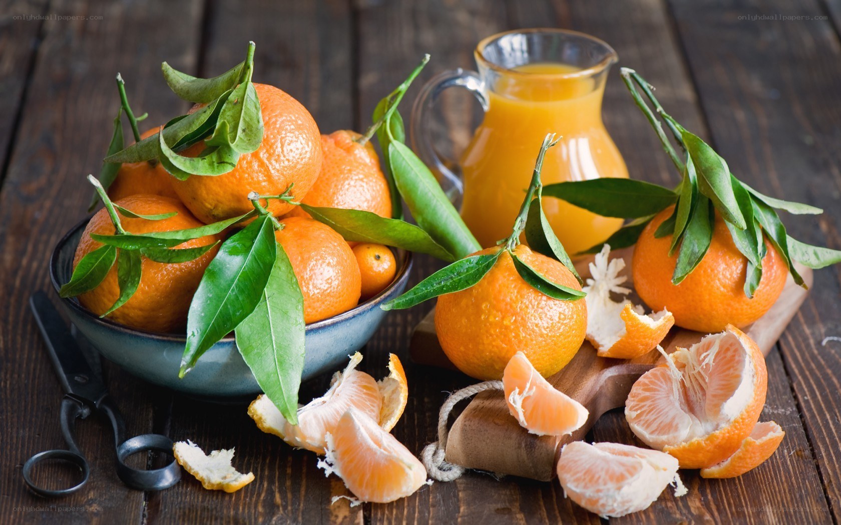 Fresh tangerines and juice
