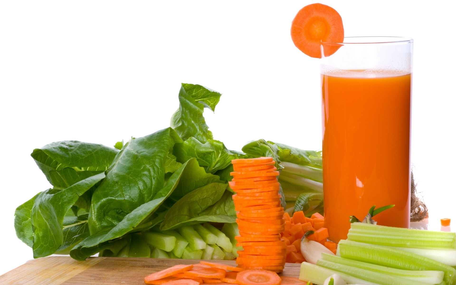 Fresh vegetable juice with ingredients