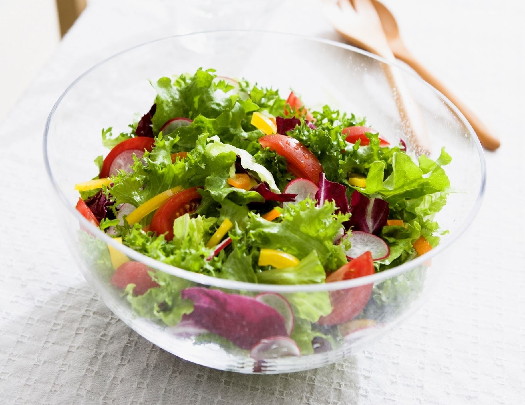 Fresh vegetable salad in a bowl