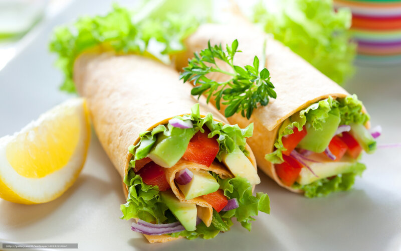 Fresh vegetable wraps with lemon