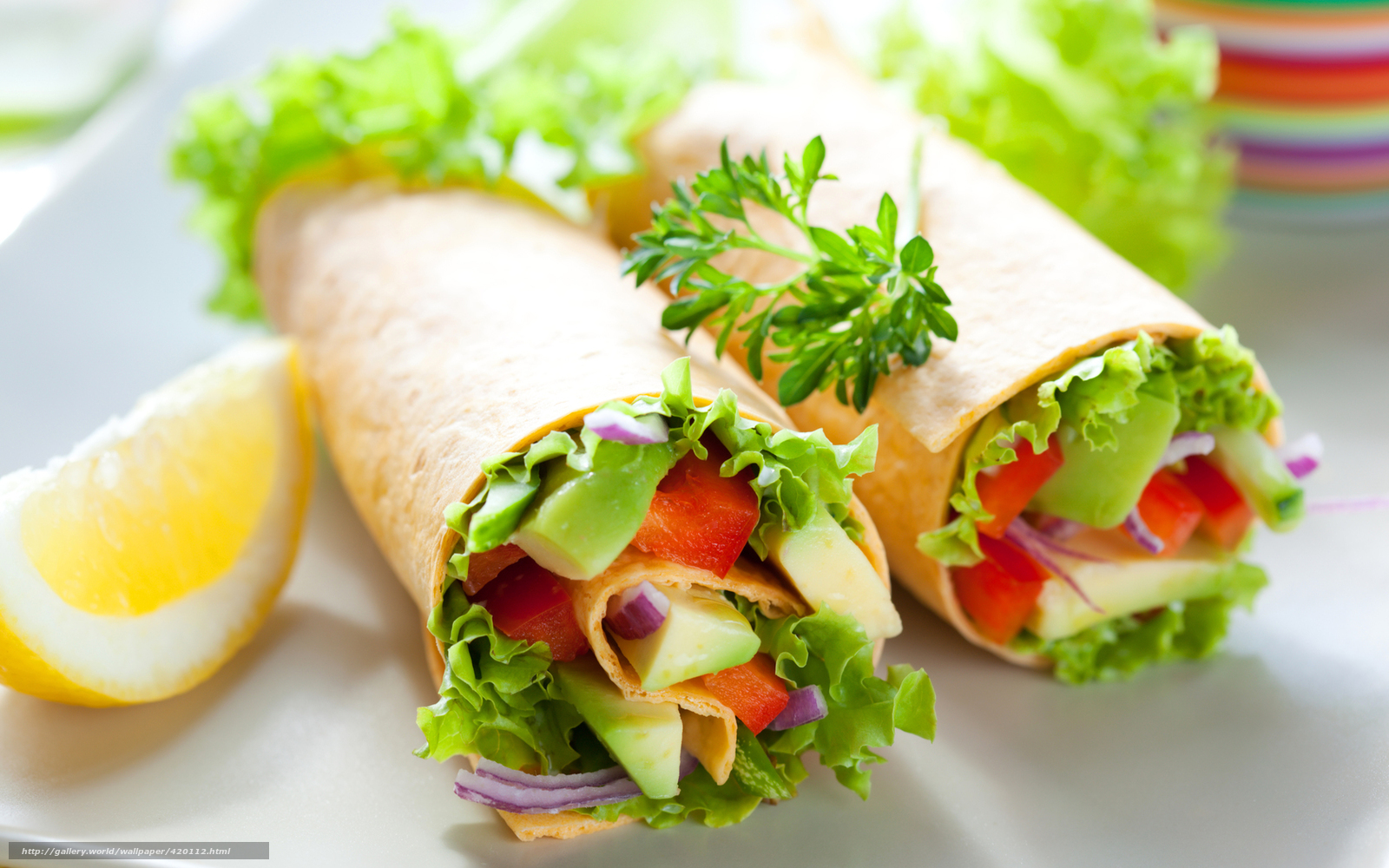 Fresh vegetable wraps with lemon