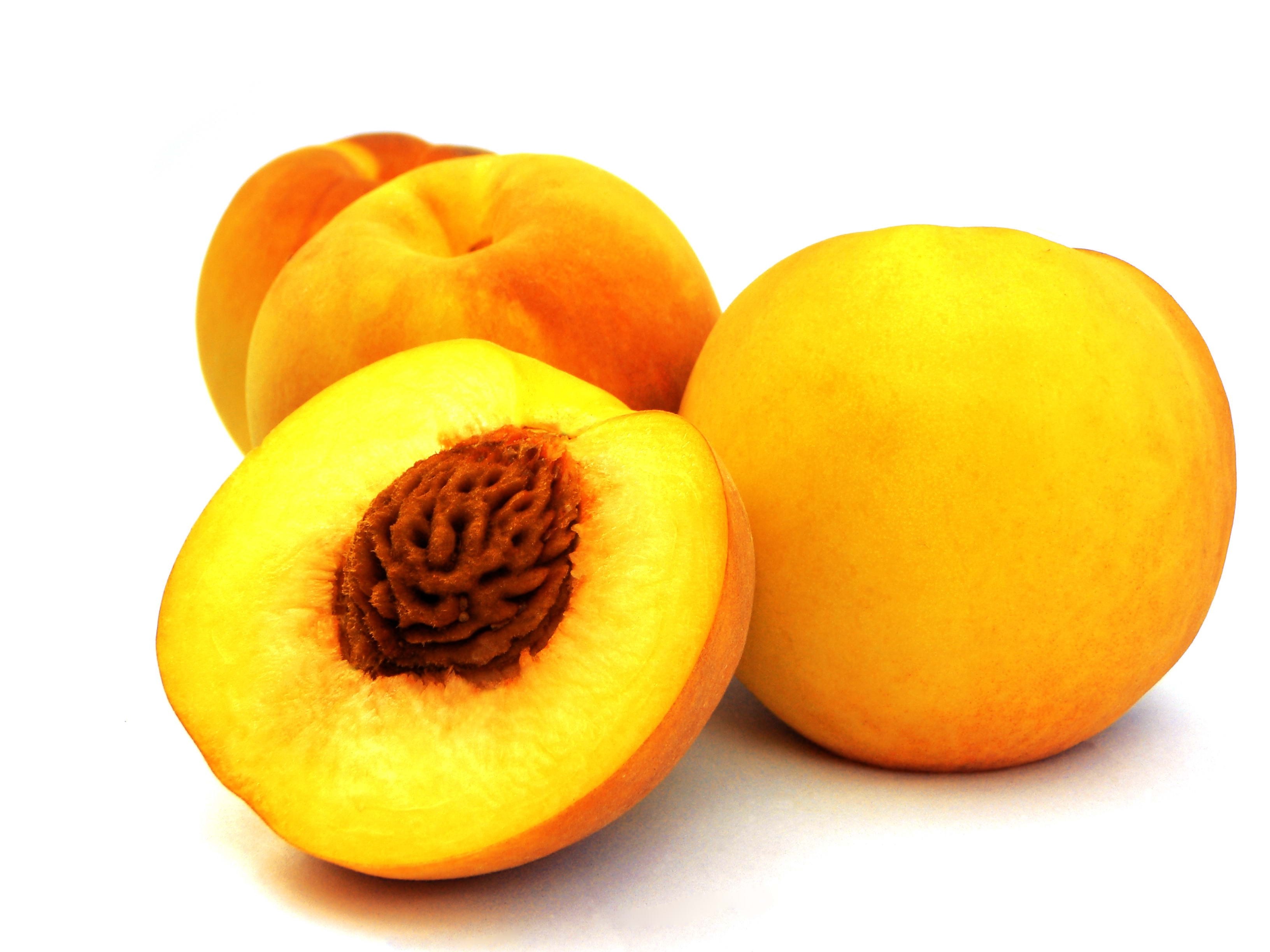 Fresh yellow peaches
