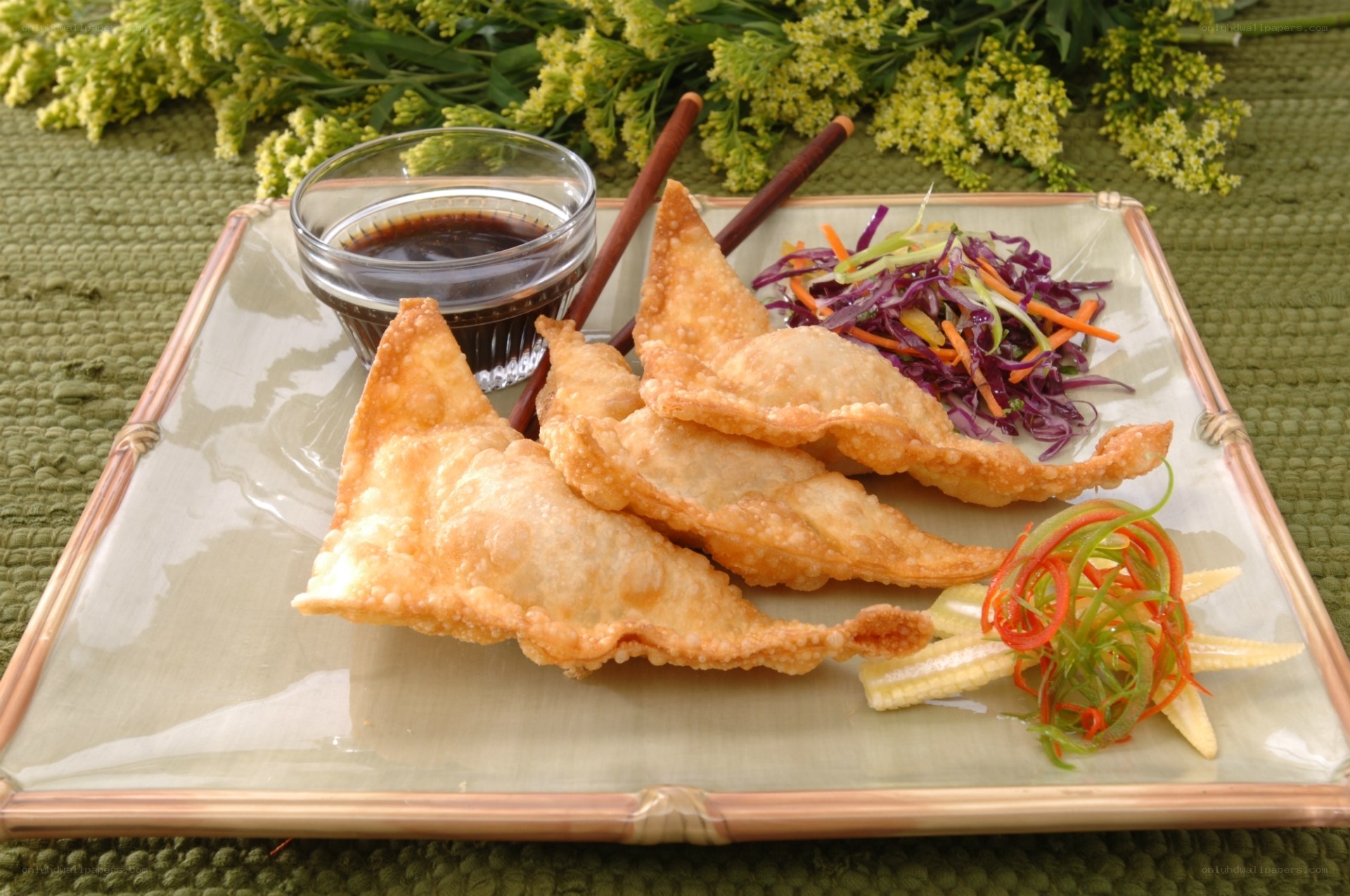 Fried dumplings with dipping sauce