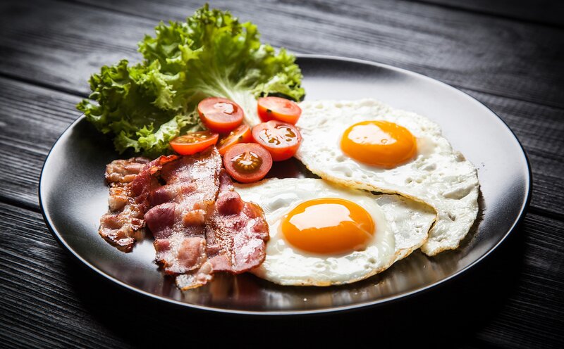 Fried Eggs with Bacon — Black