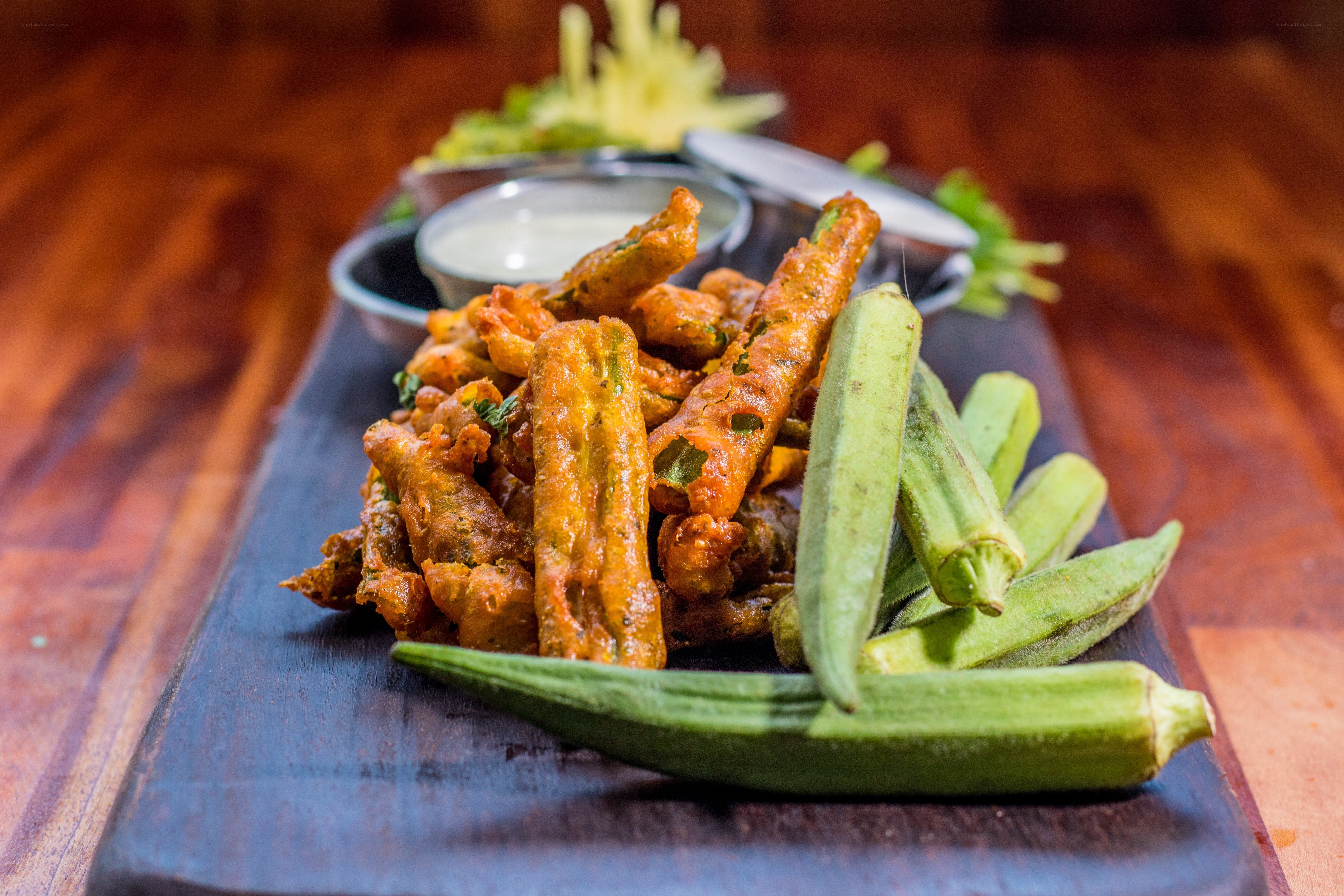 Fried okra with dipping sauce