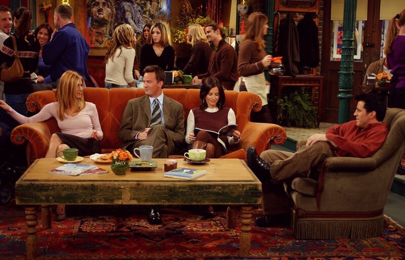 Friends cast in the apartment
