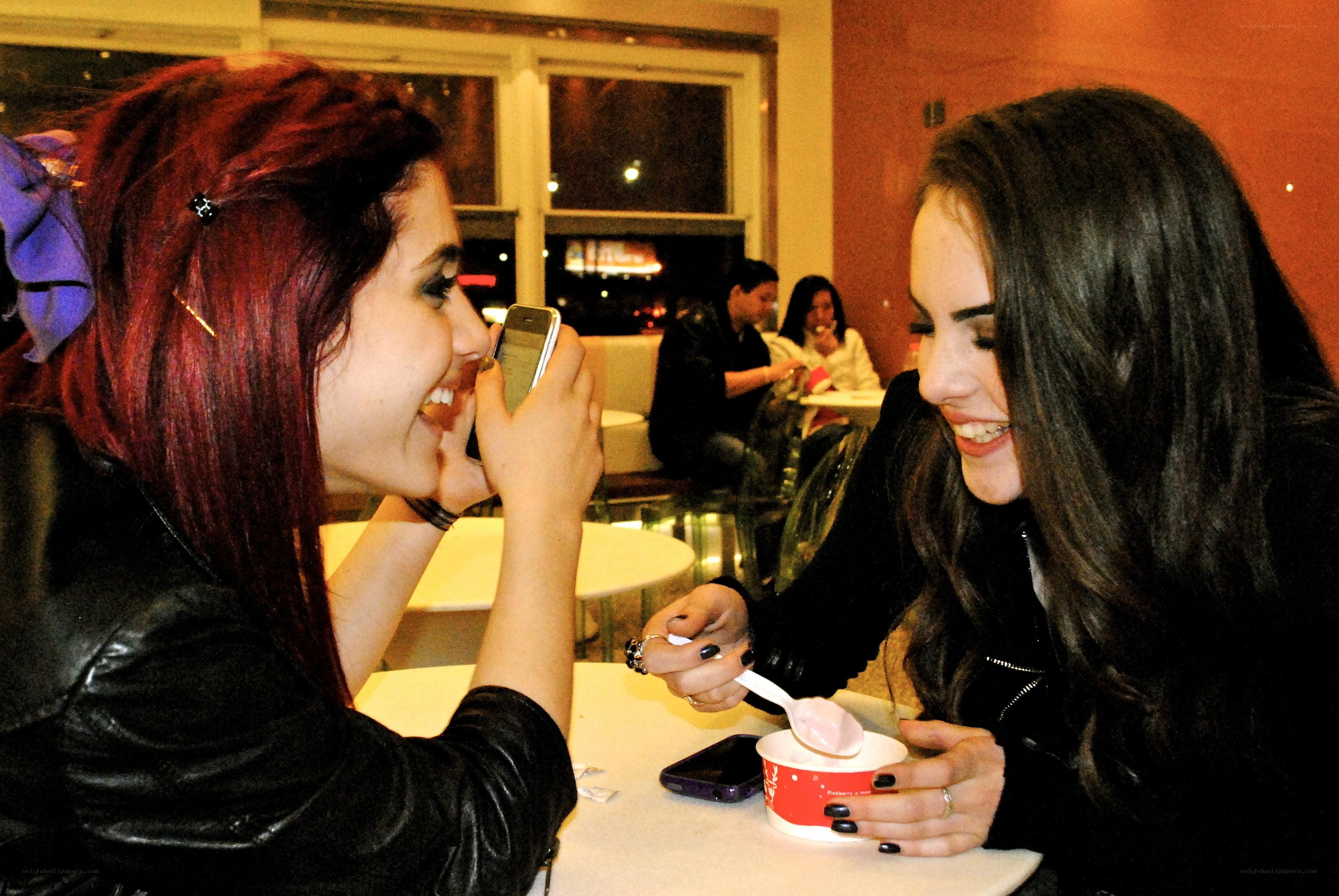 Friends sharing ice cream