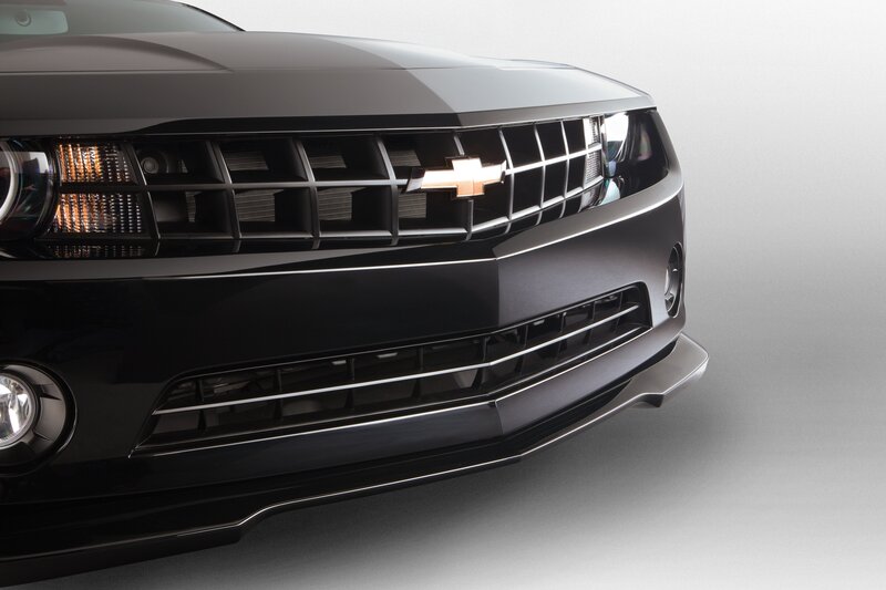 front grille of black chevrolet camaro