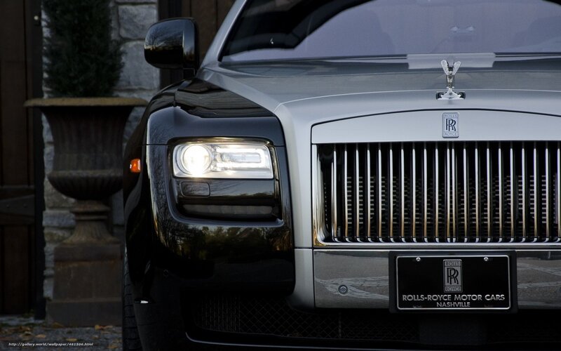 Front of a Rolls-Royce car