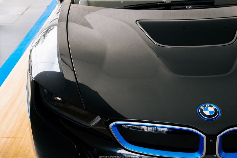 Front of Black BMW I8