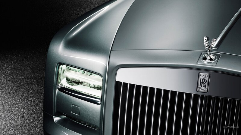 Front of Silver Rolls-Royce