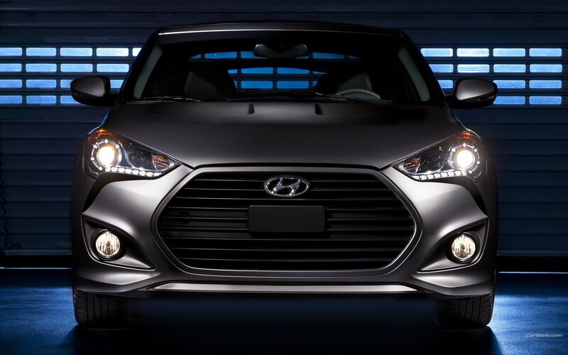 front view of a hyundai veloster